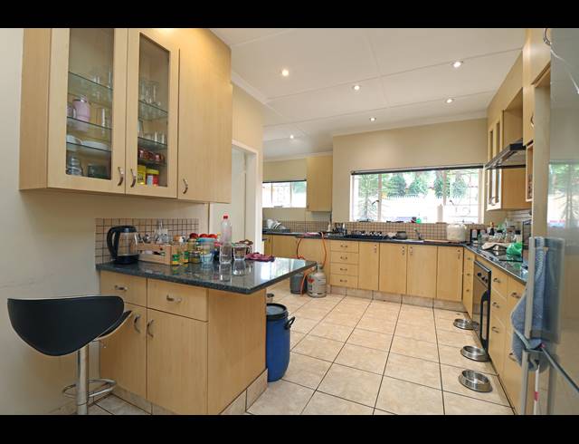 3 BEDROOM HOUSE FOR SALE IN BRAMLEY